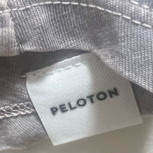 NEW Peloton Racerback Tank Top Women’s Sz M Gray Flowy Fit Activewear Athleisure - Picture 5 of 8